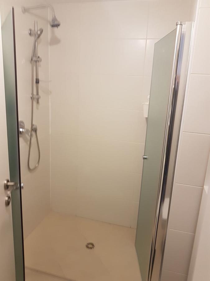 Private Bed/Bathroom In Netanja Buitenkant foto